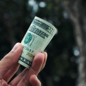 INVESTIMENTOS NACIONAIS E INTERNACIONAIS